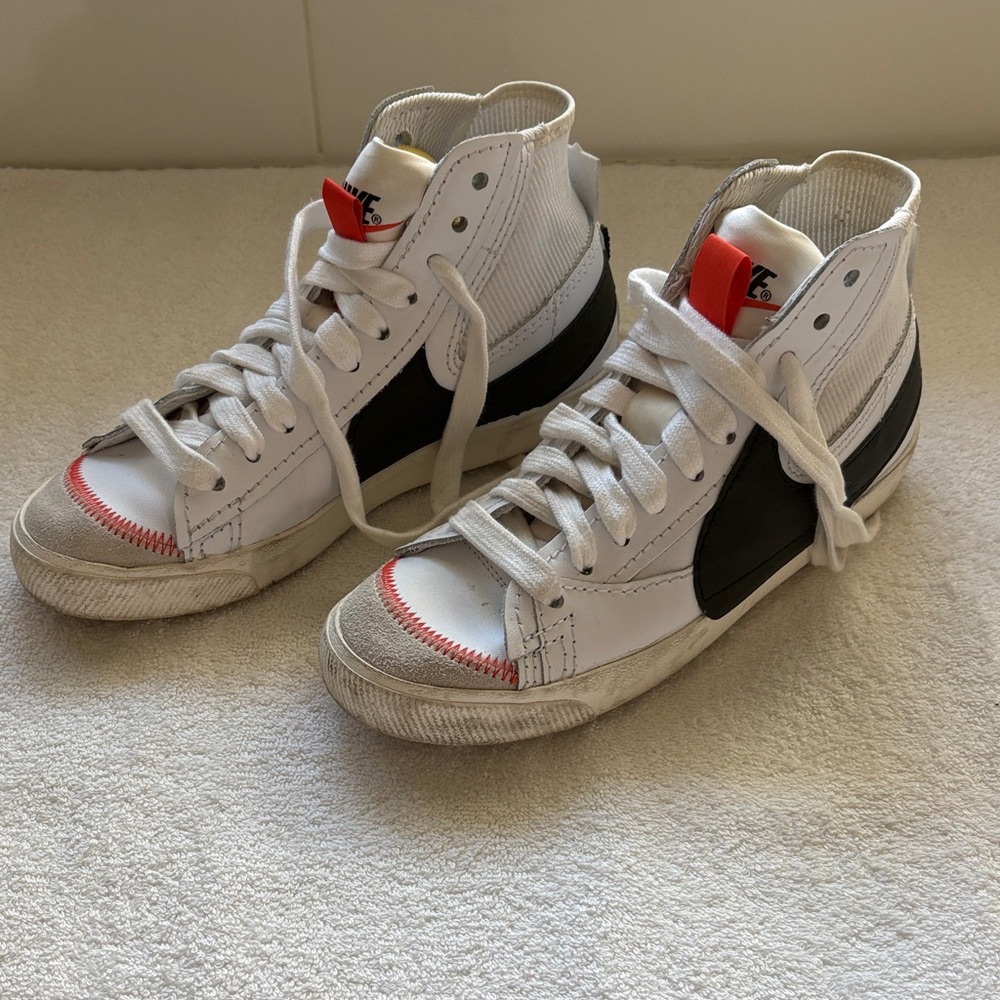 Nike Wmns Blazer Mid ‘77 Jumbo Swoosh White Black DQ1471-100 s 8.5 - Picture 4 of 11